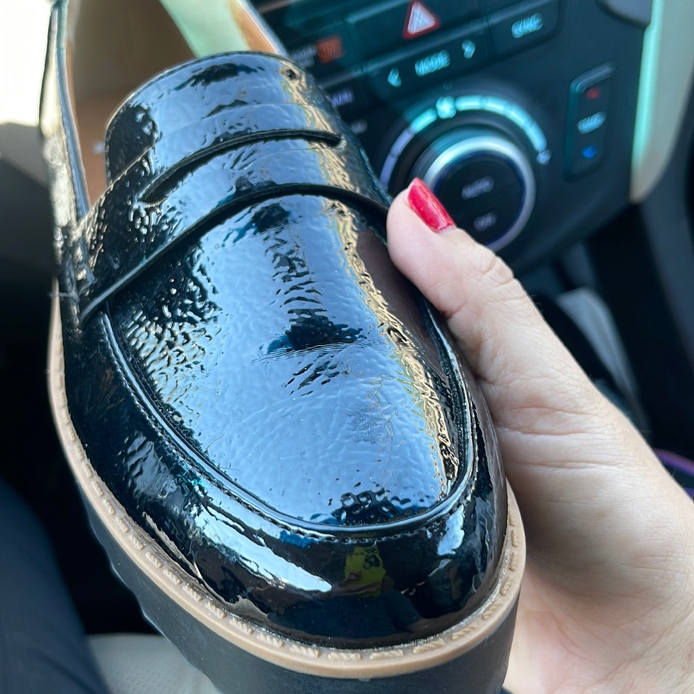 Chinese Laundry Black Glossy Flats